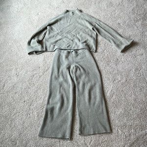 Weekend Stories Will Set, size small